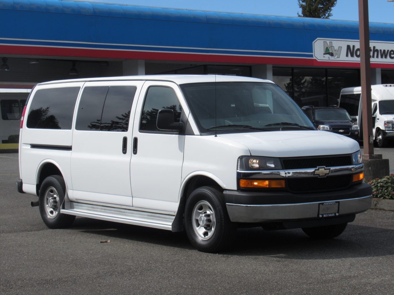 2016 Chevrolet Express 2500 LS 11 Passenger Van - S31059