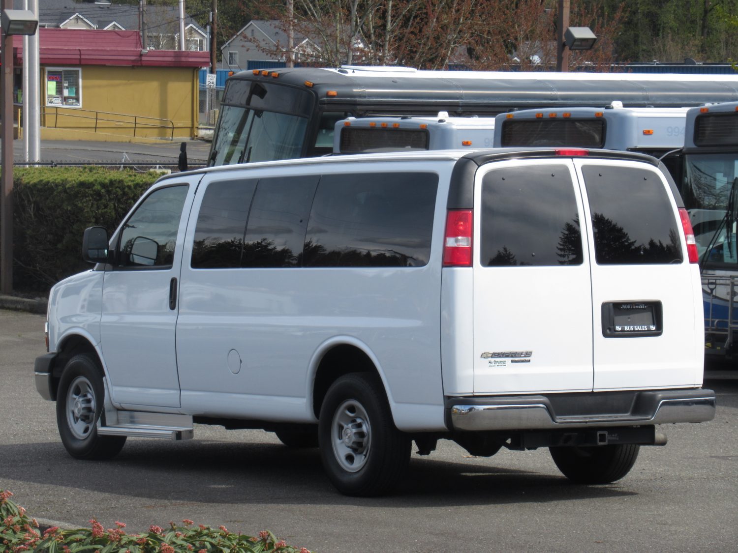 2016 Chevrolet Express 2500 LS 11 Passenger Van - S31059 - Image 4