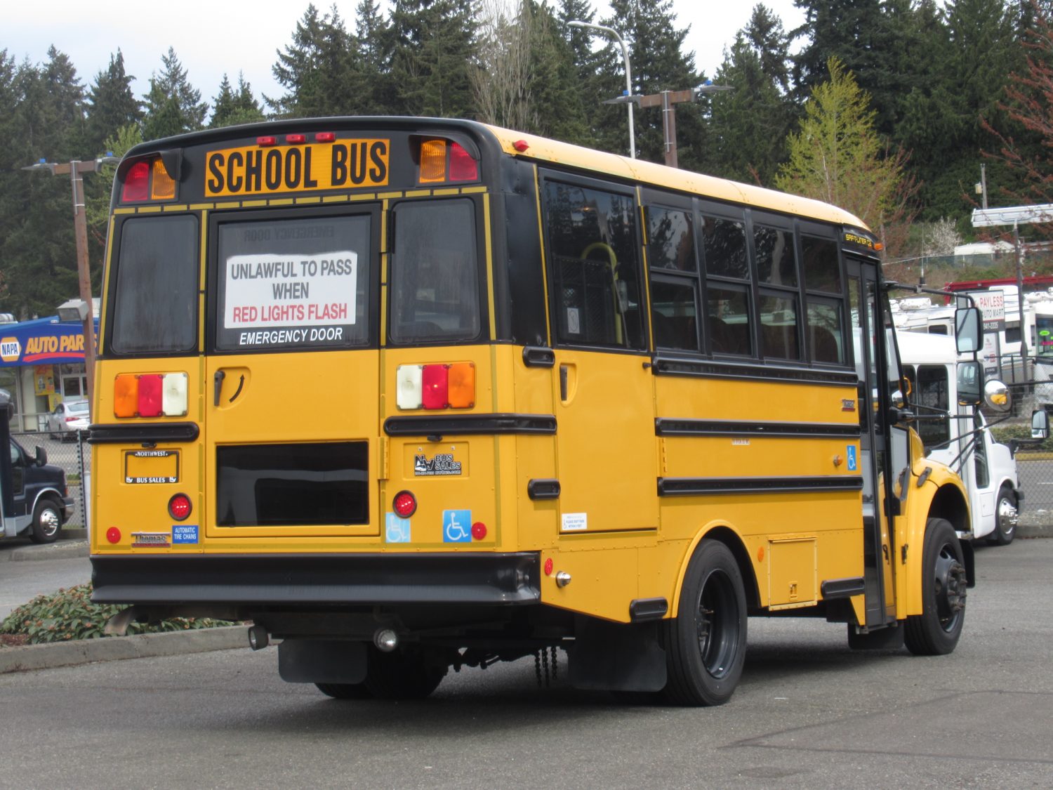 2008 Thomas C2 14+1 Passenger ADA Short School Bus - B08916 - Image 3