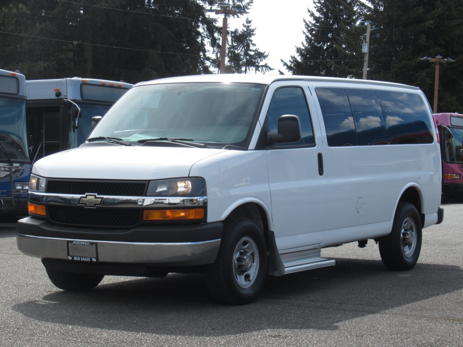 2014 Chevrolet Express 3500 LT 11 Passenger Van - S11171 - Image 2