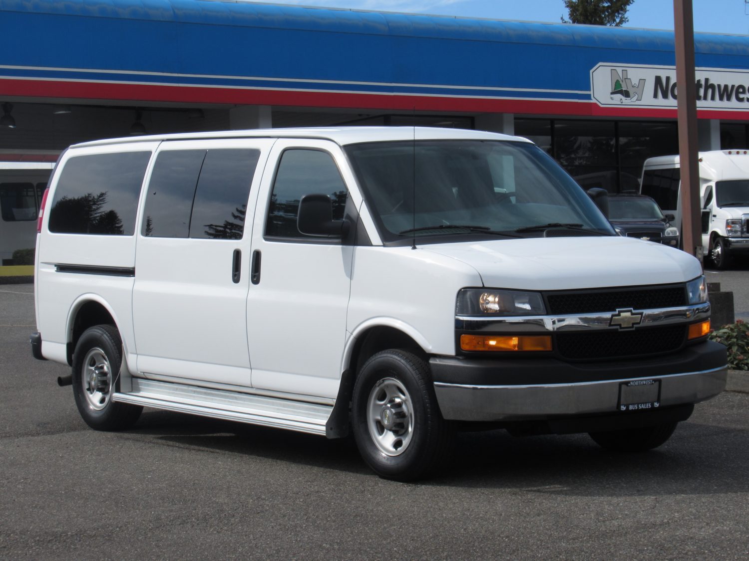 2014 Chevrolet Express 3500 LT 11 Passenger Van - S11171