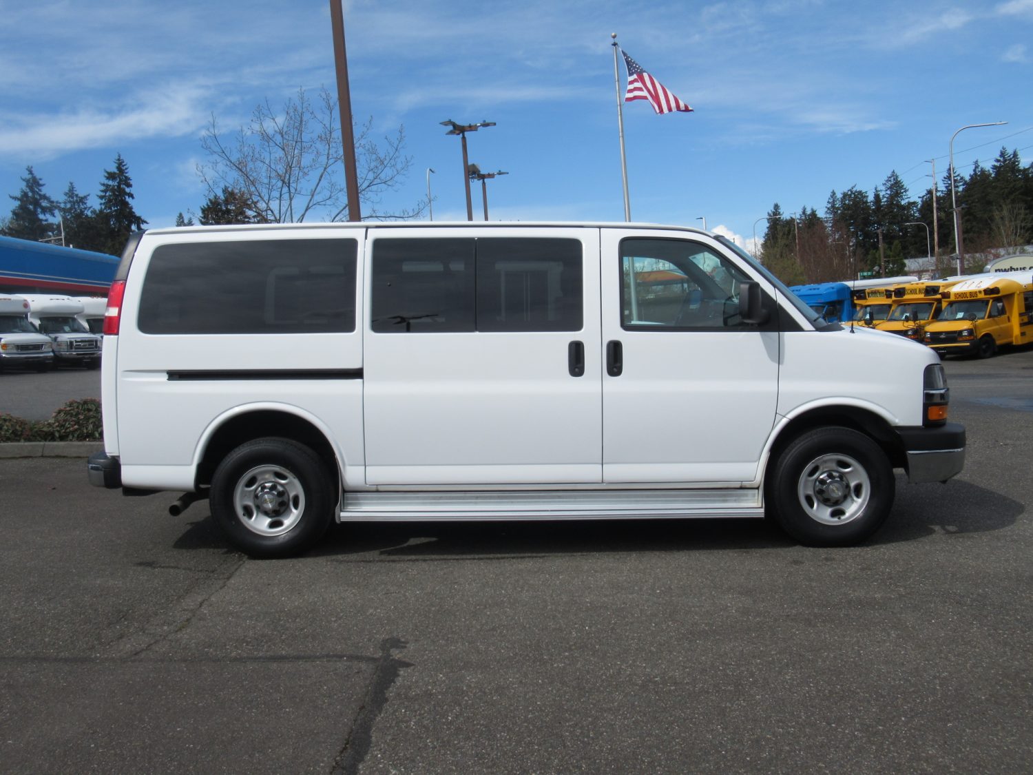 2014 Chevrolet Express 3500 LT 11 Passenger Van - S11171 - Image 10
