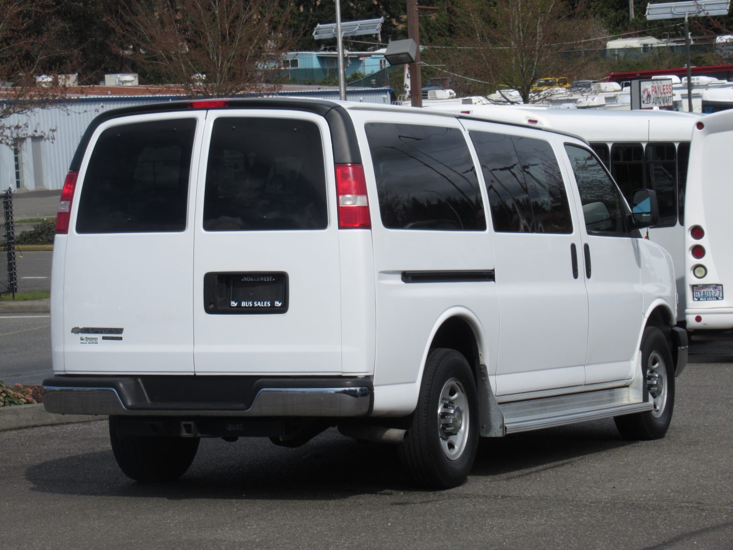 2014 Chevrolet Express 3500 LT 11 Passenger Van - S11171 - Image 3