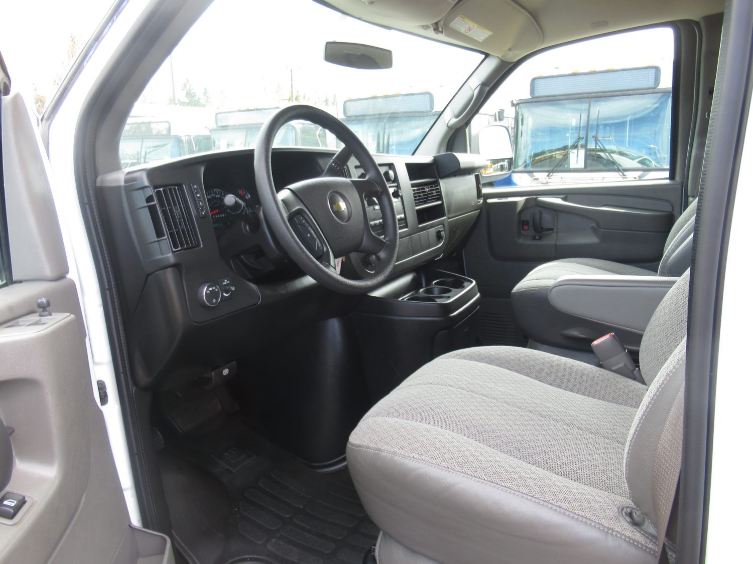 2014 Chevrolet Express 3500 LT 11 Passenger Van - S11171 - Image 5