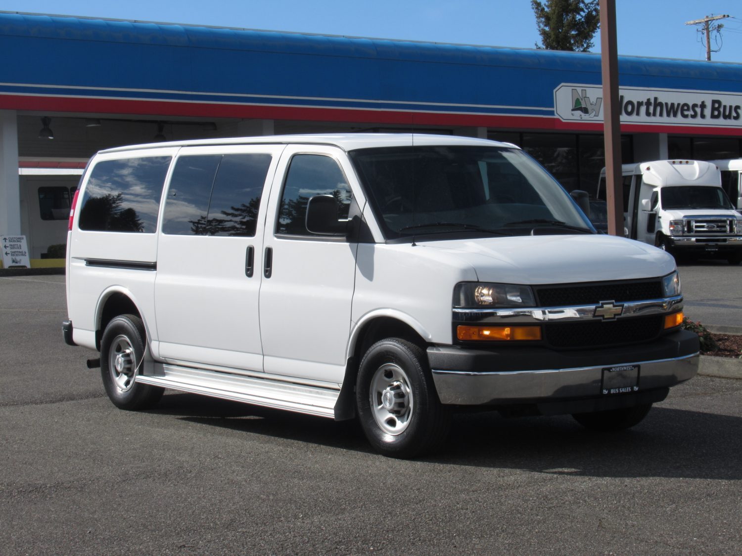 2016 Chevrolet Express 2500 LS 11 Passenger Van - S10374