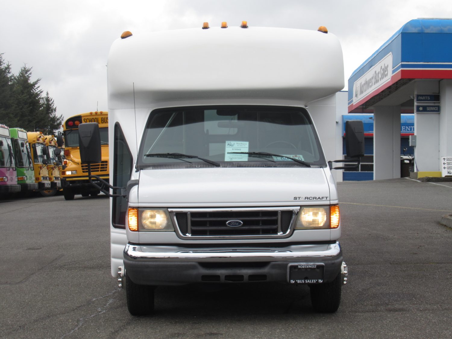 2007 Ford Starcraft Allstar 12 Passenger + 2 Wheelchair ADA Shuttle Bus - S78942 - Image 12