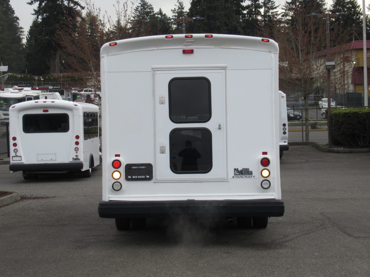 2007 Ford Starcraft Allstar 12 Passenger + 2 Wheelchair ADA Shuttle Bus - S78942 - Image 11