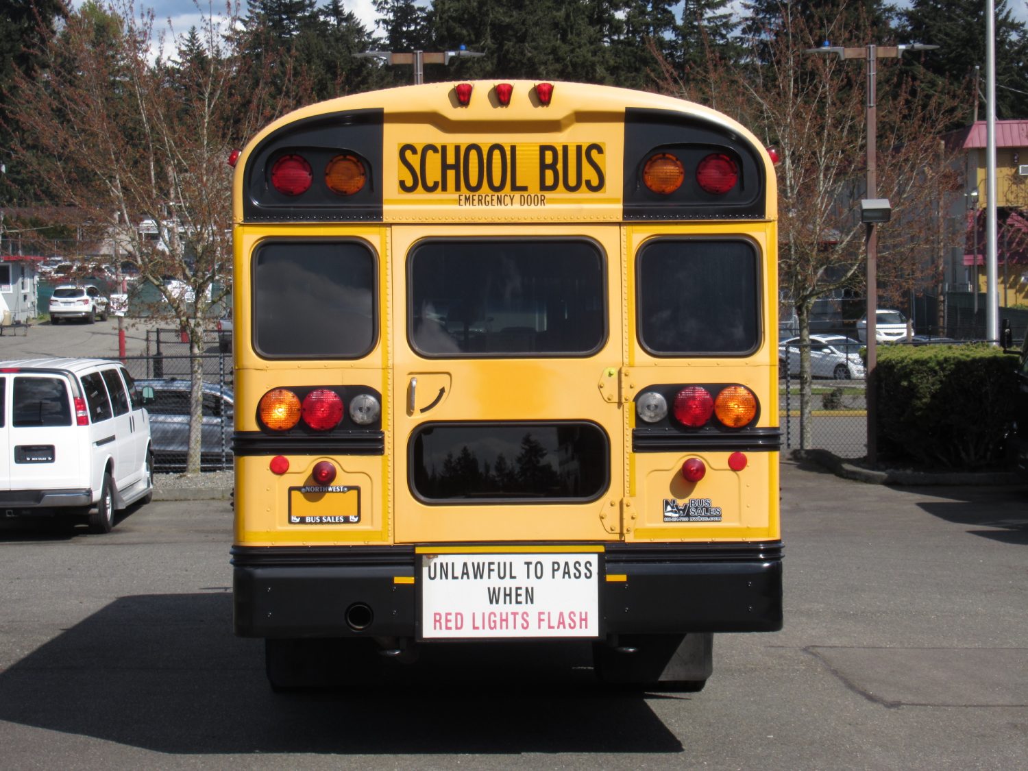2006 Bluebird Vision 53 Passenger Short School Bus - B37832 - Image 11