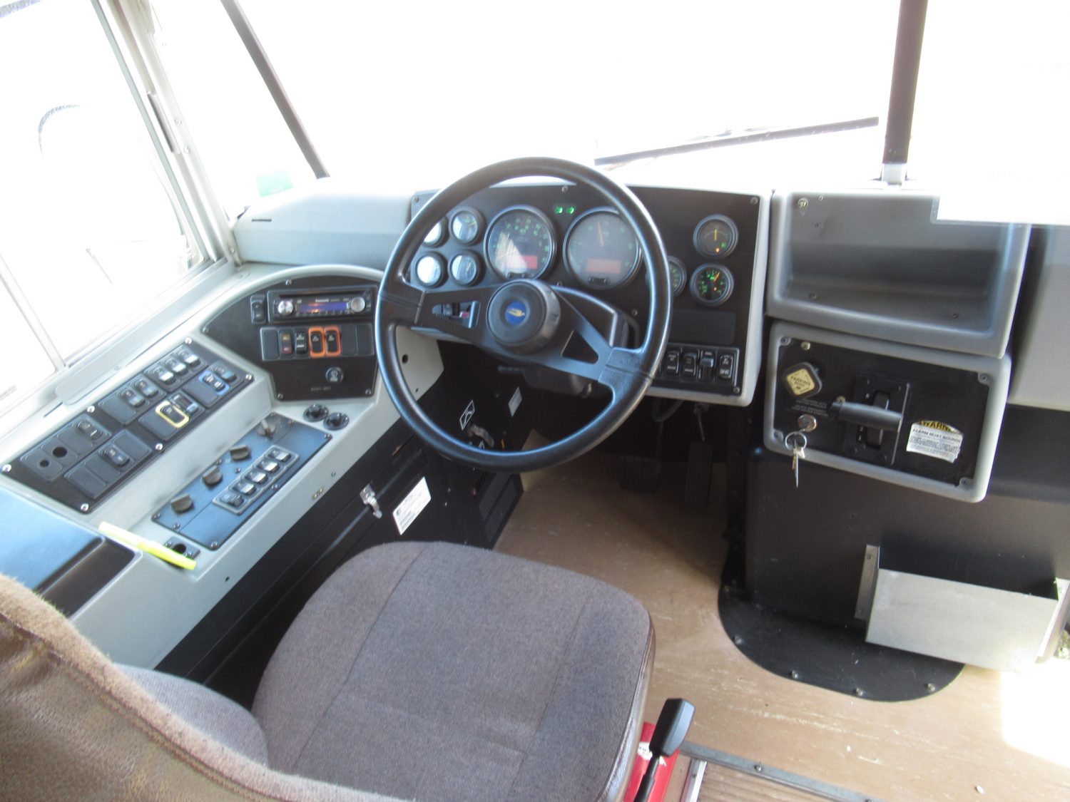 2006 Bluebird Vision 53 Passenger Short School Bus - B37832 - Image 5