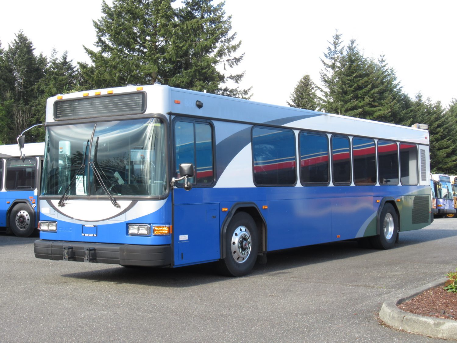 2007 Gillig Low Floor 32 Passenger ADA Transit Bus - T78385 - Image 2