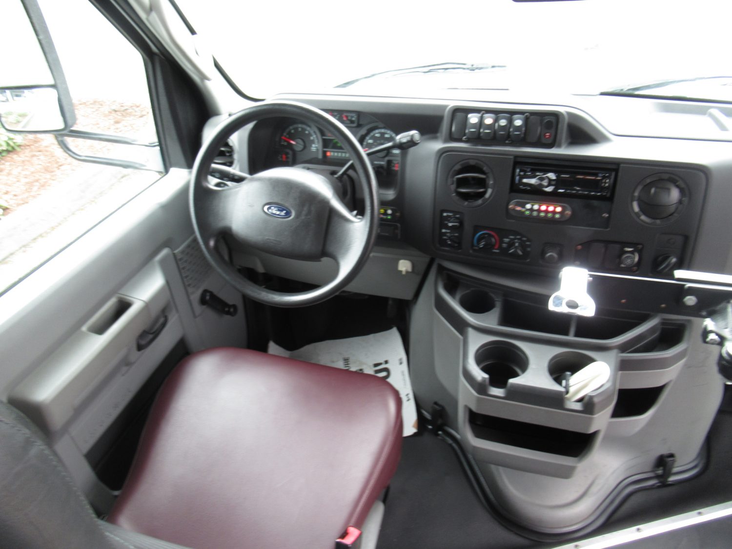 2009 Ford Eldorado Aerotech 14 Passenger ADA Shuttle Bus - S17370 - Image 5