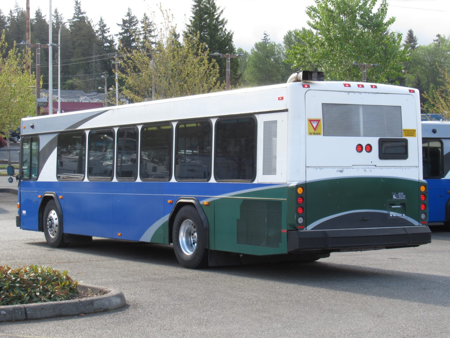2007 Gillig Low Floor 32 Passenger ADA Transit Bus - T78385 - Image 4