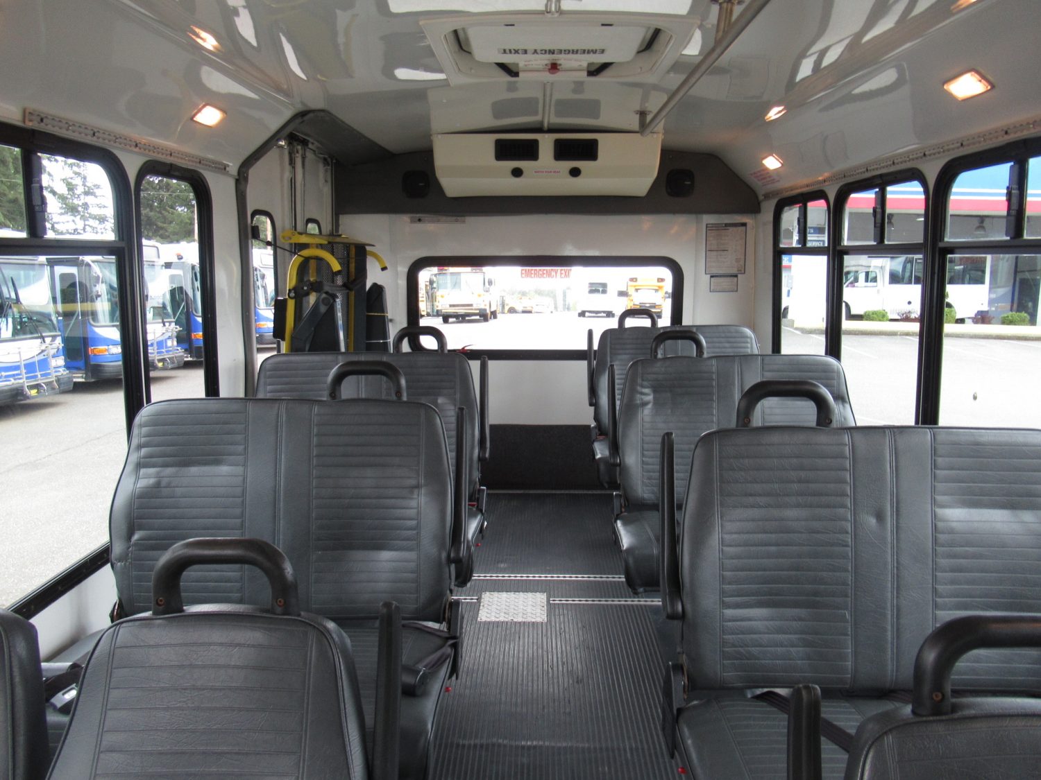 2009 Ford Eldorado Aerotech 14 Passenger ADA Shuttle Bus - S17370 - Image 6