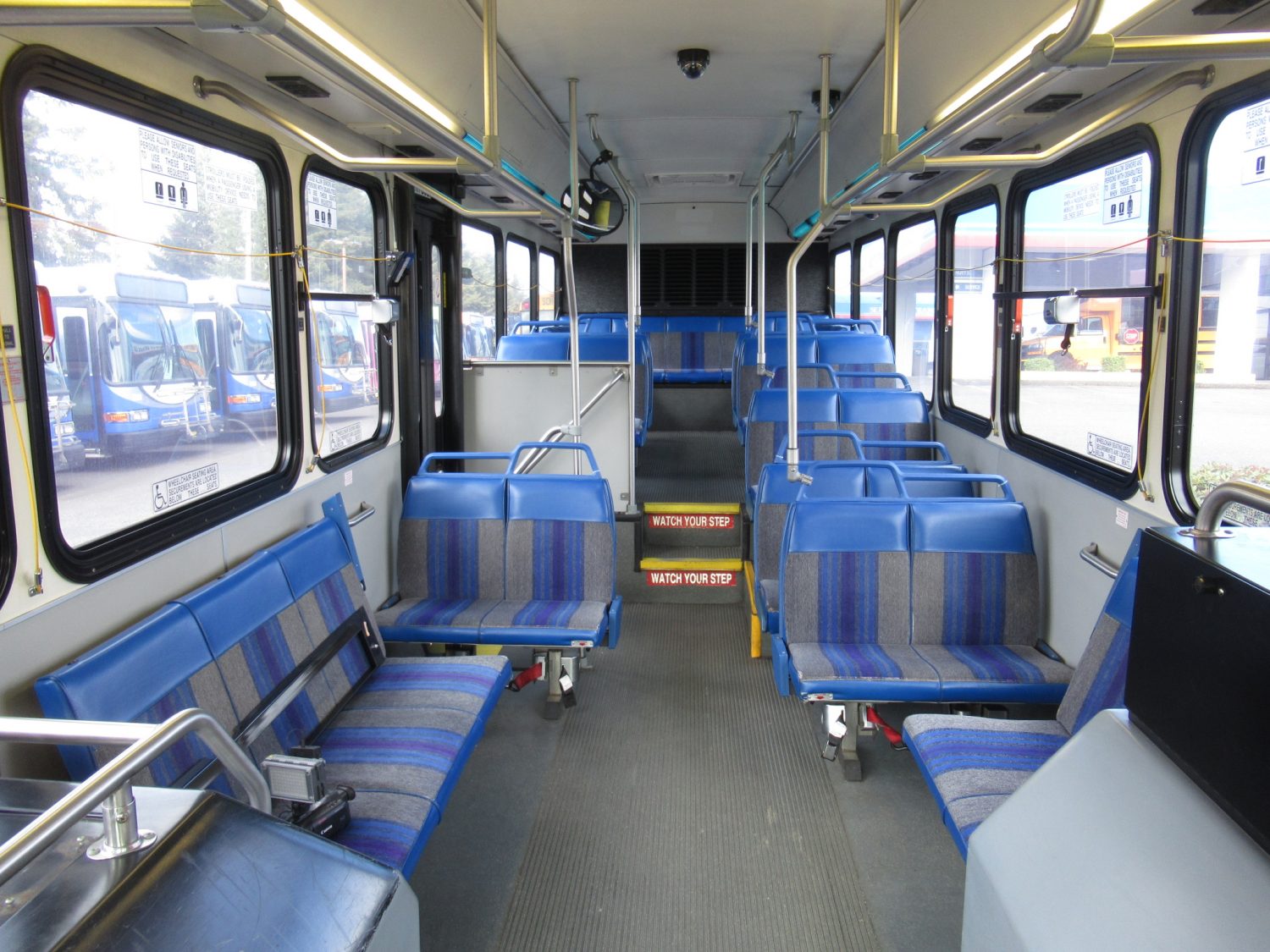 2007 Gillig Low Floor 32 Passenger ADA Transit Bus - T78385 - Image 6