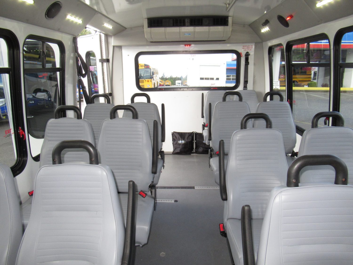 2013 Ford Elkhart ECII 14 Passenger ADA Shuttle Bus - S95249 - Image 6
