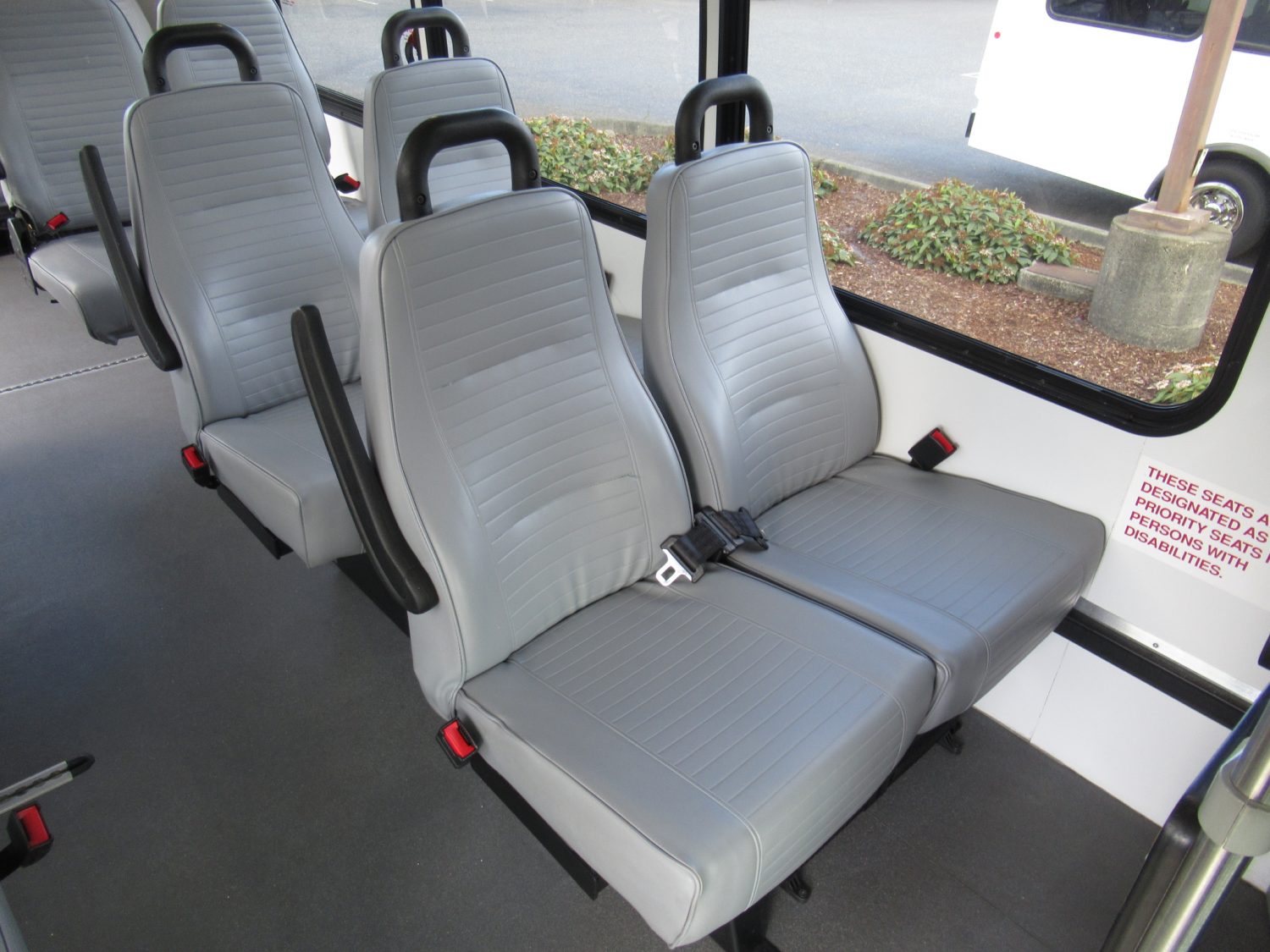 2013 Ford Elkhart ECII 14 Passenger ADA Shuttle Bus - S95249 - Image 10