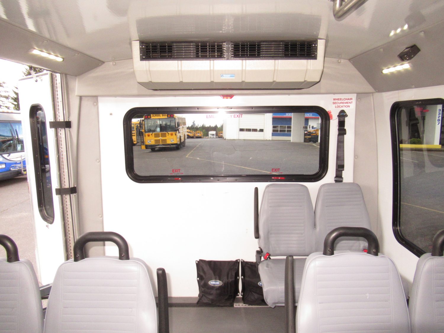2013 Ford Elkhart ECII 14 Passenger ADA Shuttle Bus - S95249 - Image 7