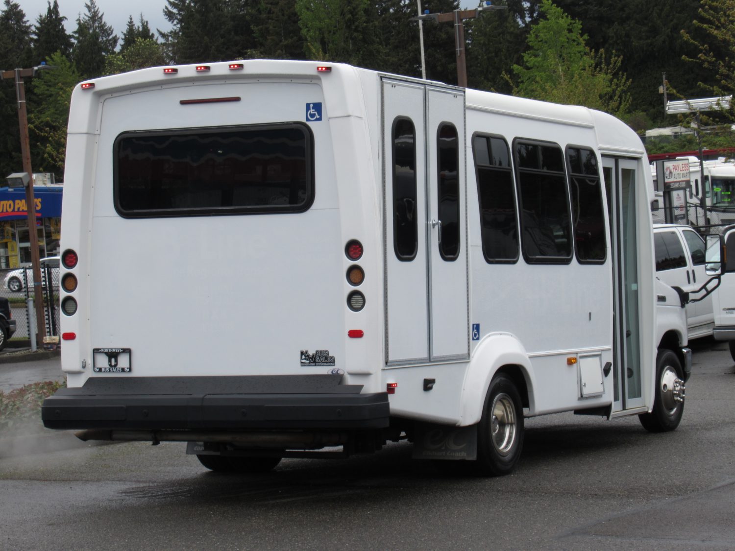 2013 Ford Elkhart ECII 14 Passenger ADA Shuttle Bus - S95253 - Image 3