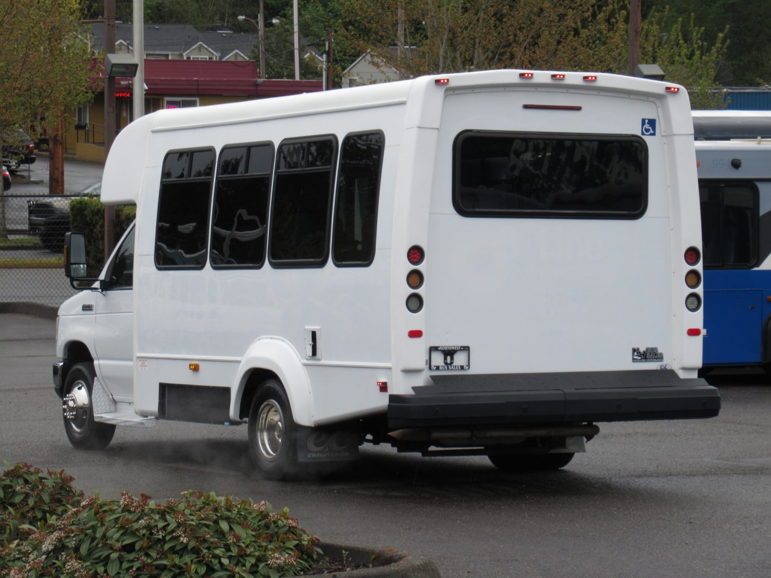 2013 Ford Elkhart ECII 14 Passenger ADA Shuttle Bus - S95253 - Image 4