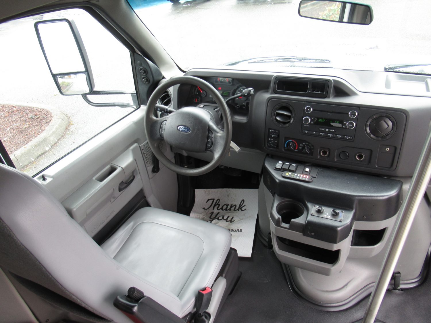 2013 Ford Elkhart ECII 14 Passenger ADA Shuttle Bus - S95253 - Image 5