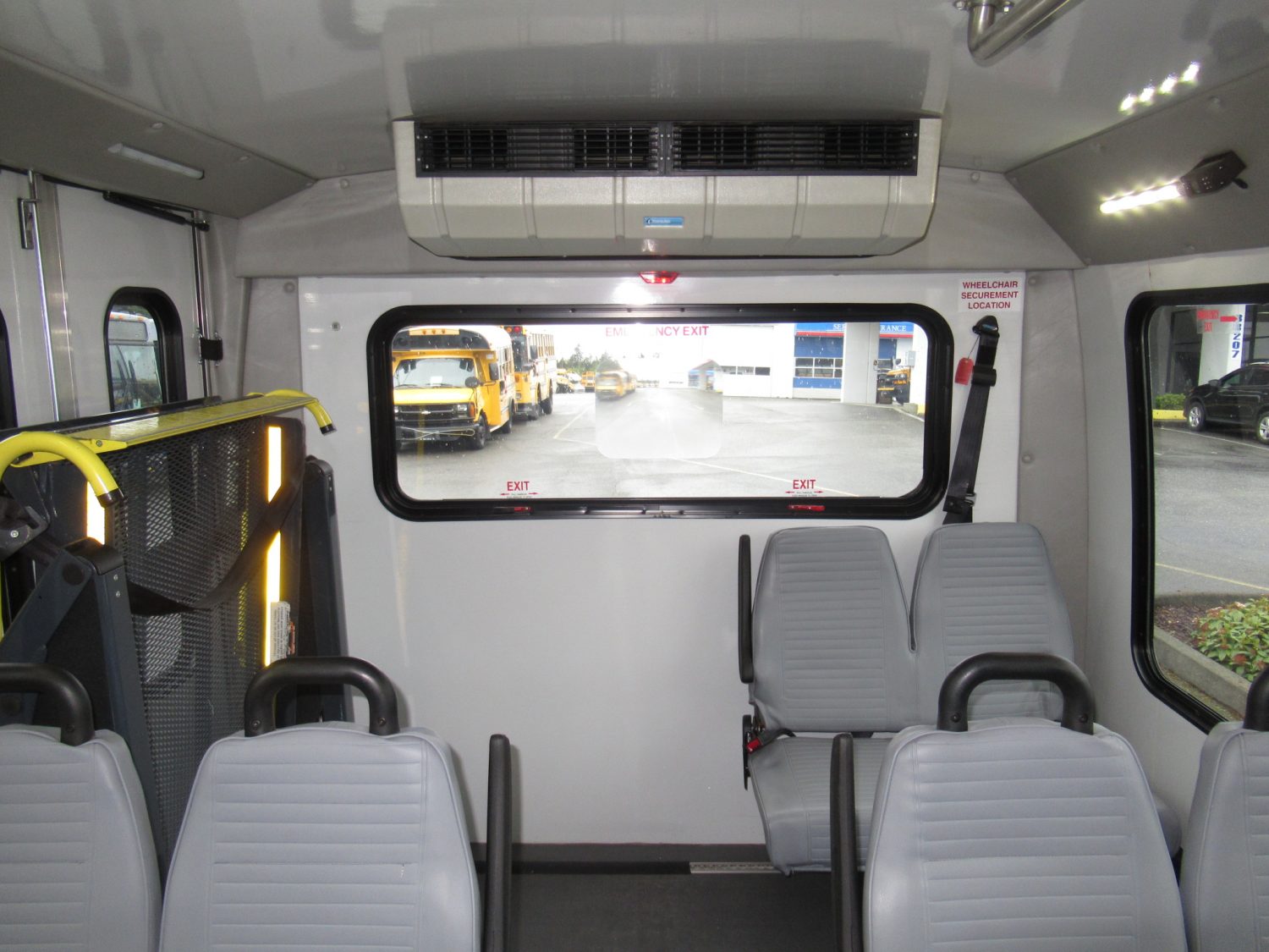 2013 Ford Elkhart ECII 14 Passenger ADA Shuttle Bus - S95253 - Image 7