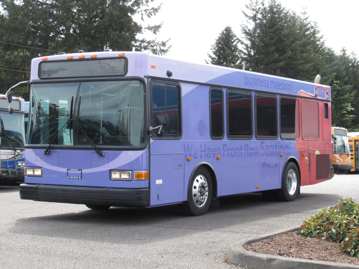2005 Gillig Low Floor 23 Passenger ADA Transit Bus - T91098 - Image 2