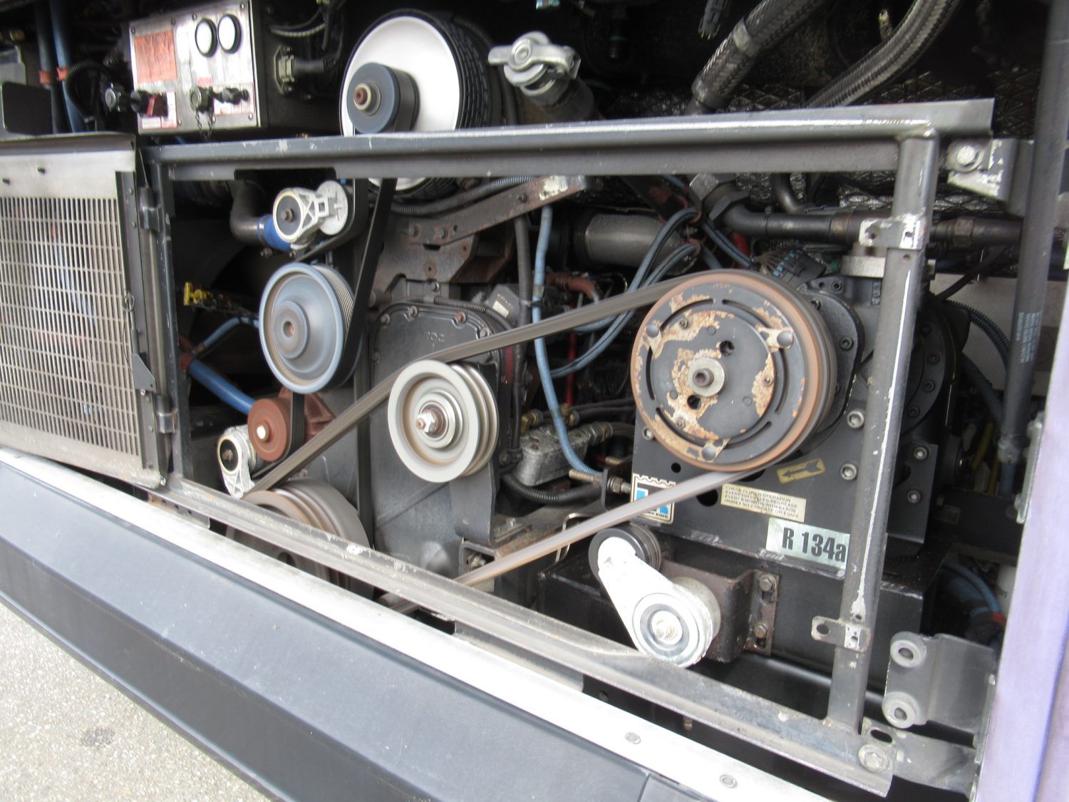 2005 Gillig Low Floor 23 Passenger ADA Transit Bus - T91098 - Image 10