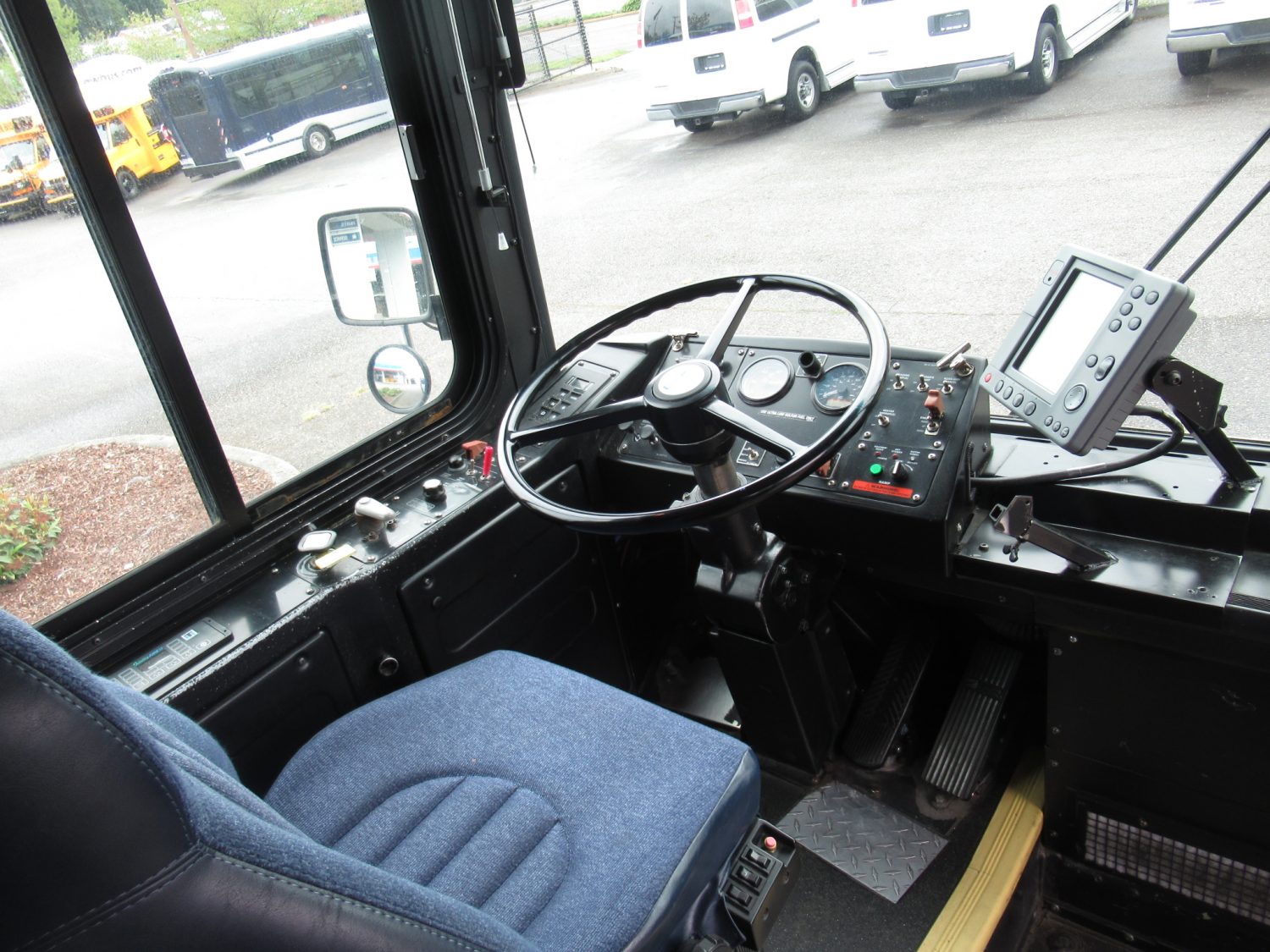2007 Gillig Low Floor 32 Passenger ADA Transit Bus - T78388 - Image 5