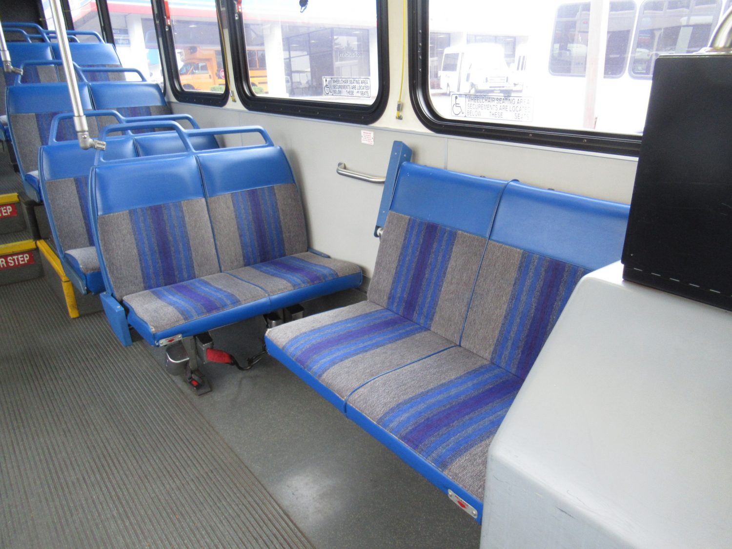 2007 Gillig Low Floor 32 Passenger ADA Transit Bus - T78388 - Image 10