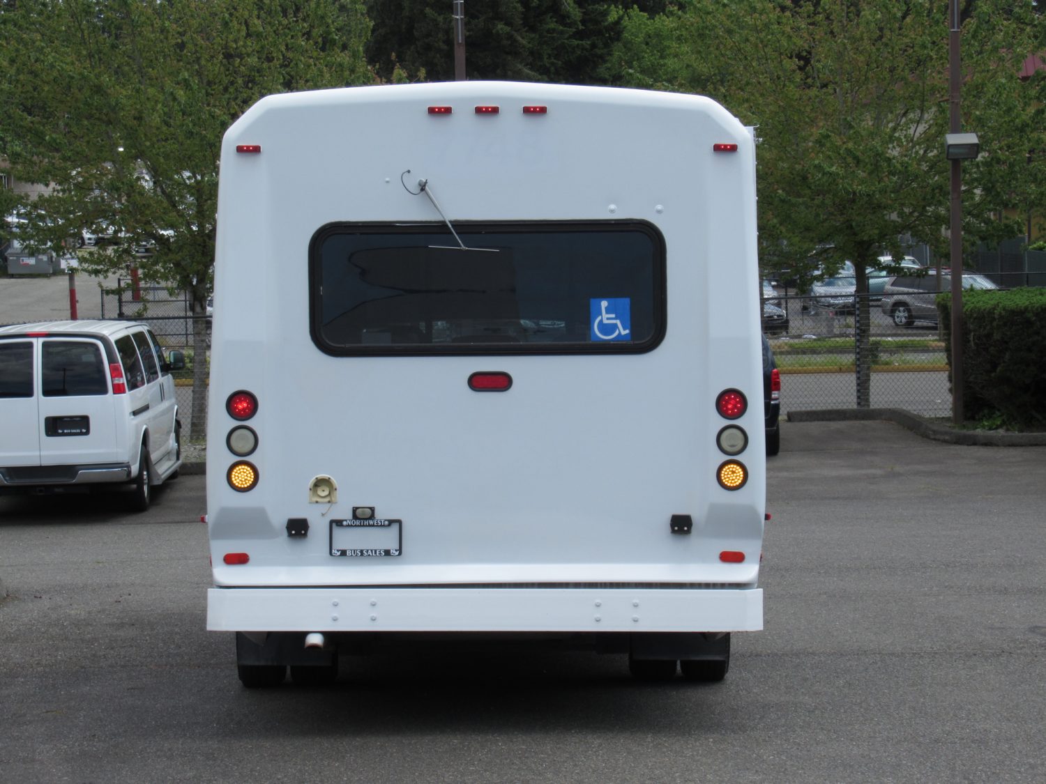 2002 Ford Eldorado Aerotech 22 ADA Shuttle Bus - S75782 - Image 11