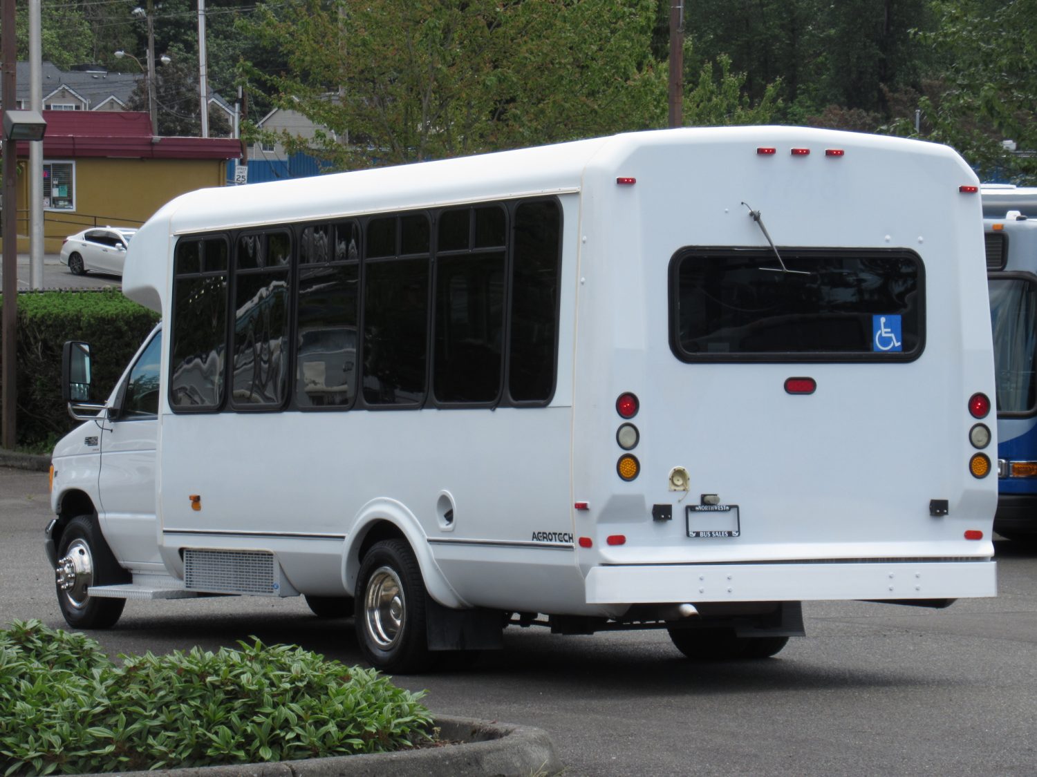 2002 Ford Eldorado Aerotech 22 ADA Shuttle Bus - S75782 - Image 4
