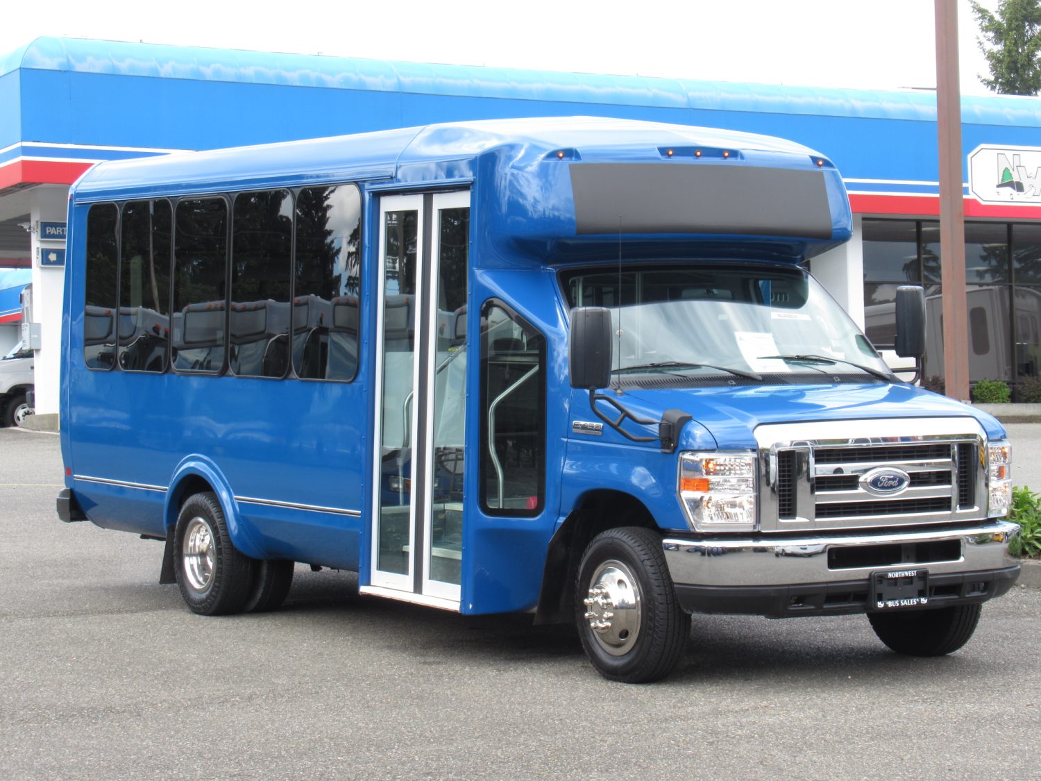 2017 Ford Eldorado Aerotech 14 + Interior Luggage Shuttle Bus - S11850