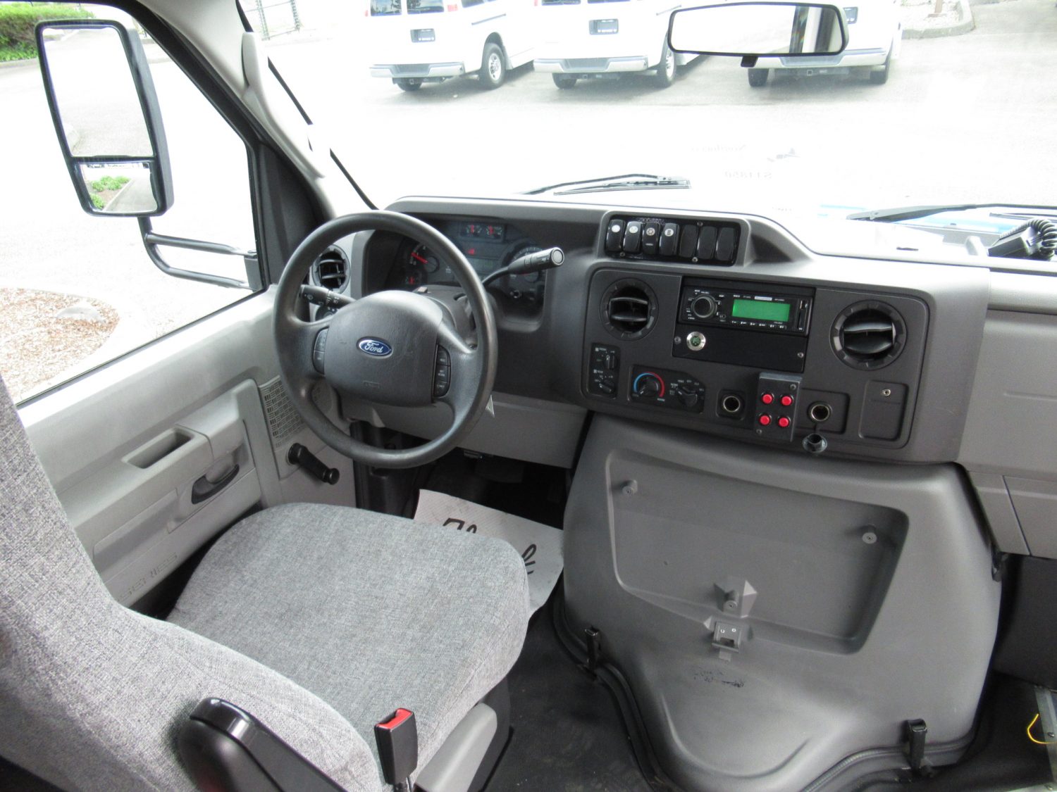 2017 Ford Eldorado Aerotech 14 + Interior Luggage Shuttle Bus - S11850 - Image 5