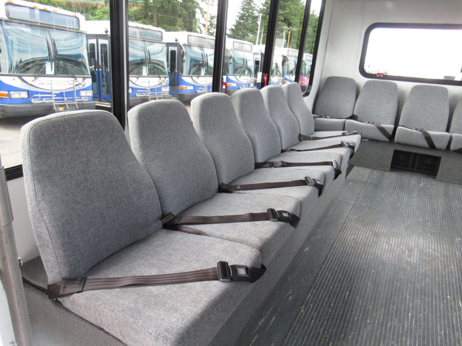 2017 Ford Eldorado Aerotech 14 + Interior Luggage Shuttle Bus - S11850 - Image 7