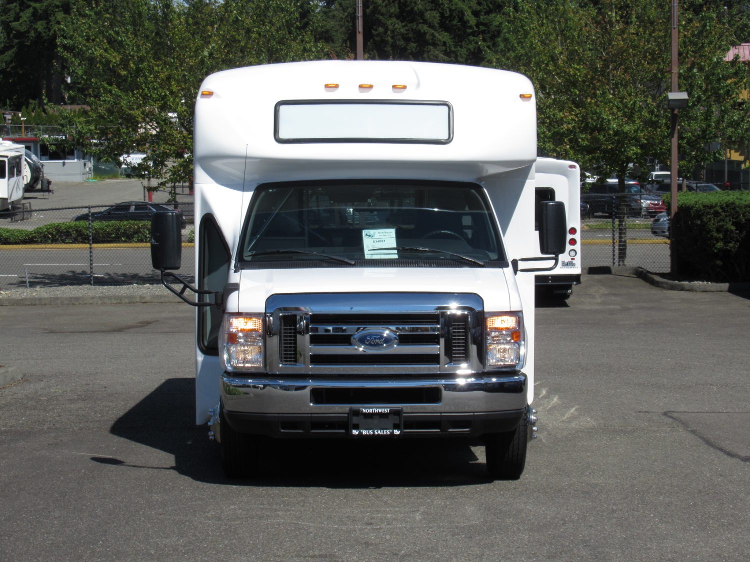 2018 Ford Starcraft Allstar 14 Passenger Shuttle Bus - S34691 - Image 12