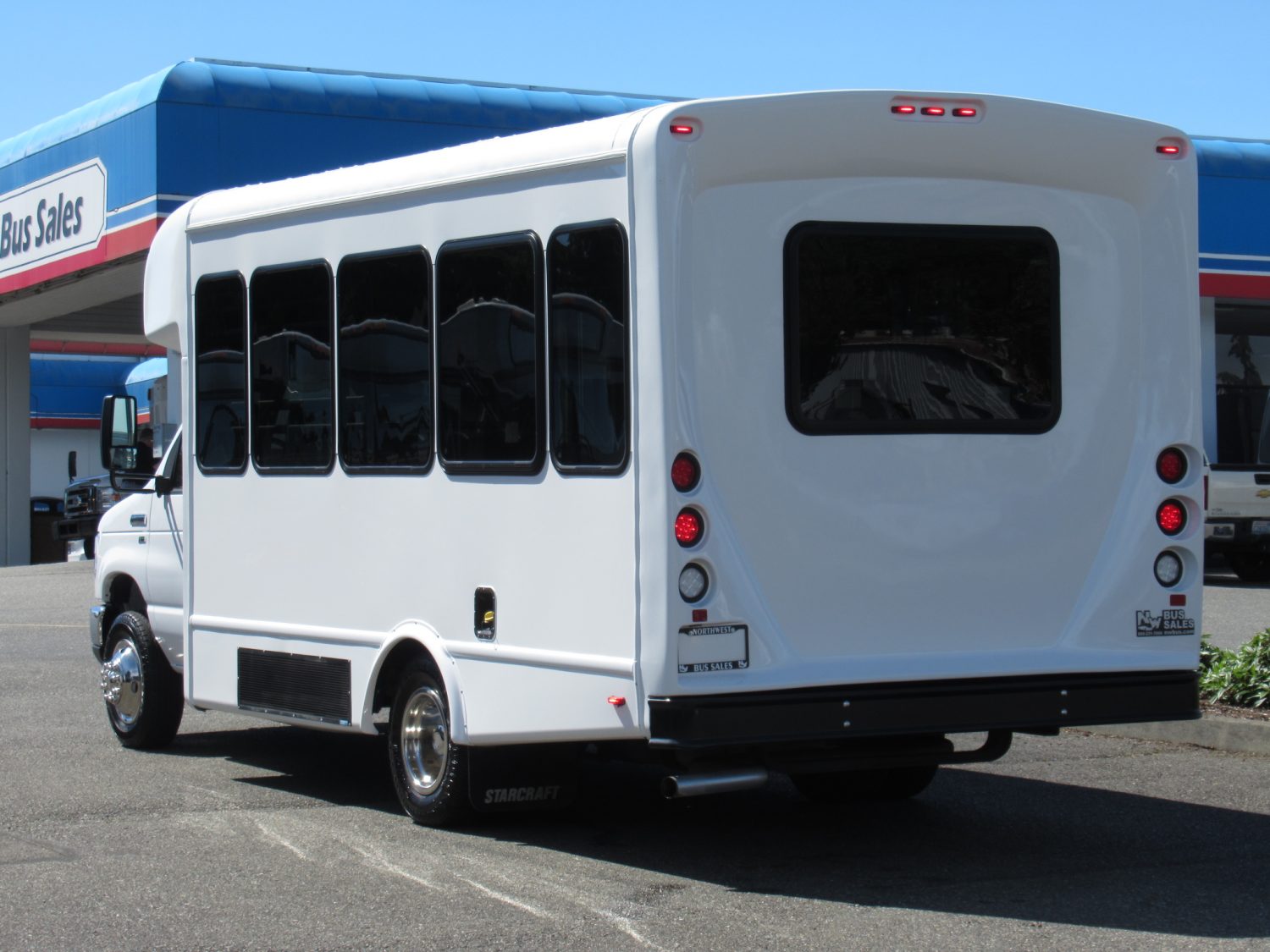 2018 Ford Starcraft Allstar 14 Passenger Shuttle Bus - S34691 - Image 4