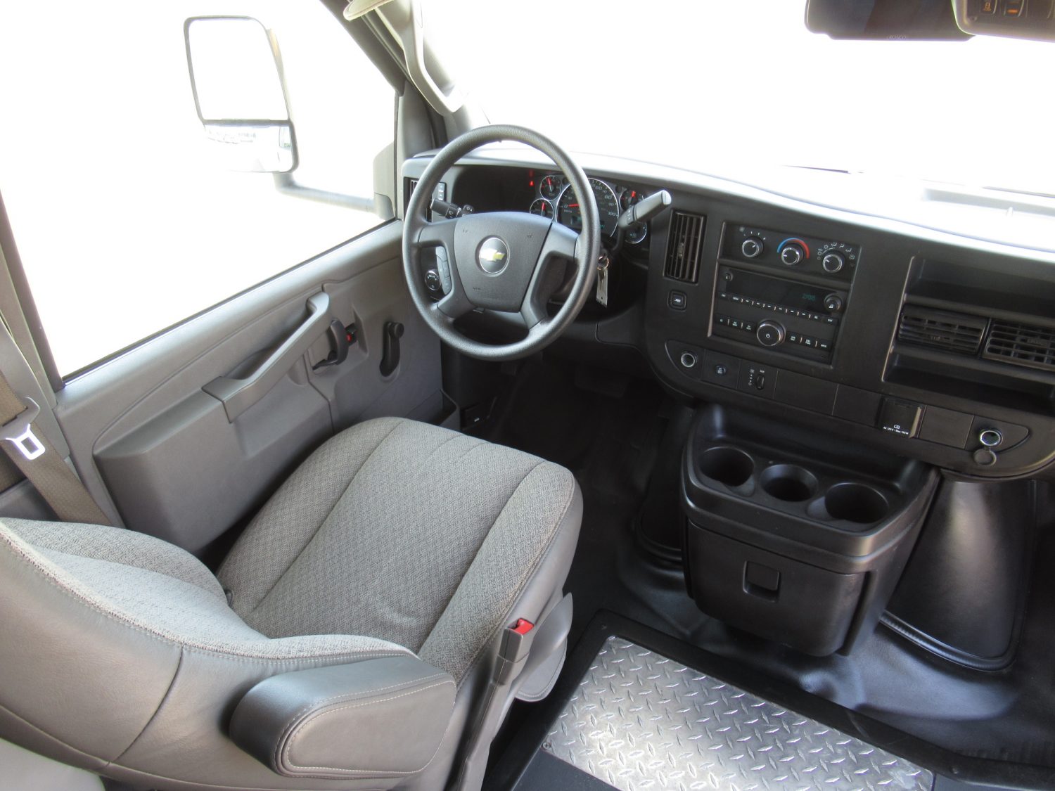 2020 Chevrolet Starcraft Allstar 25 Passenger Shuttle Bus - S07039 - Image 5