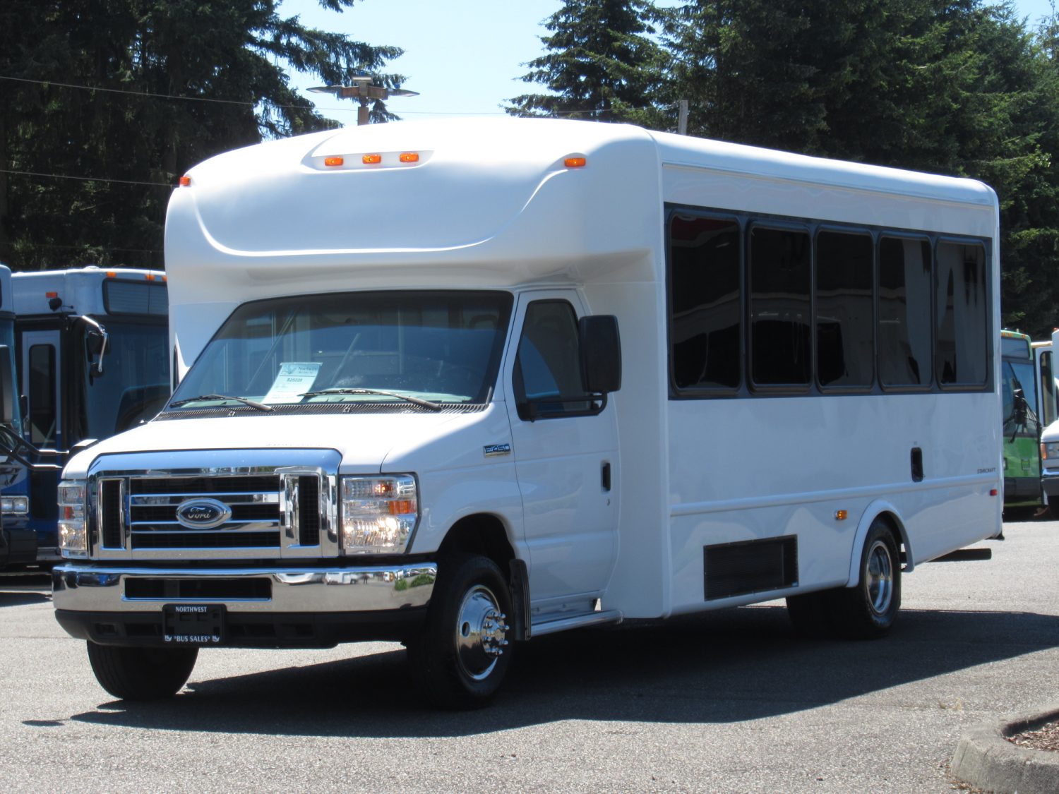 2013 Ford Starcraft Allstar 18 Passenger ADA Shuttle Bus - S25228 - Image 2