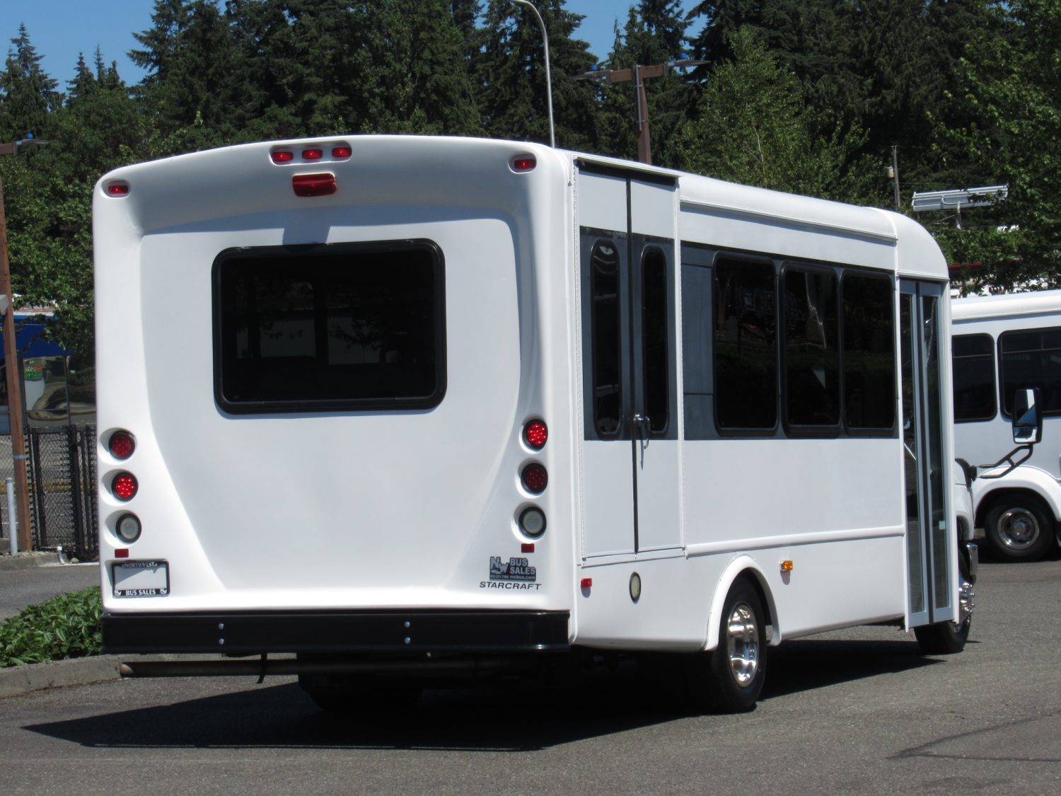 2013 Ford Starcraft Allstar 18 Passenger ADA Shuttle Bus - S25228 - Image 3