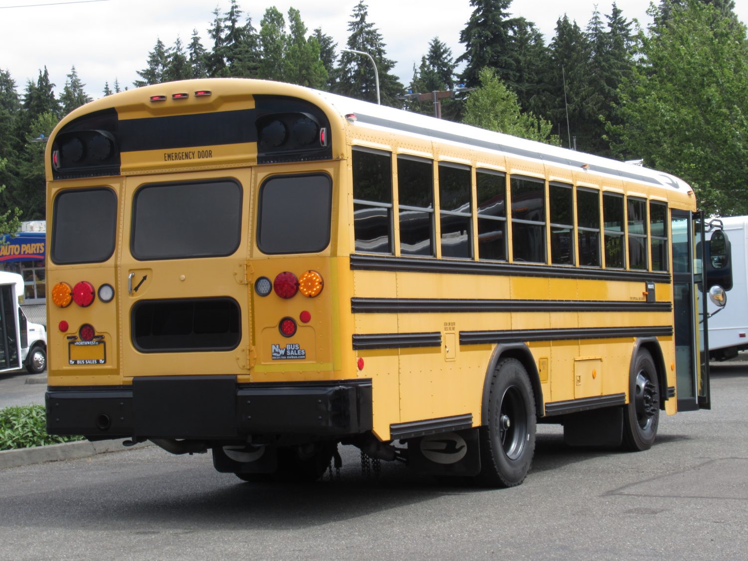 2009 Blue Bird All American 48 Passenger Short School Bus - B56638 - Image 3