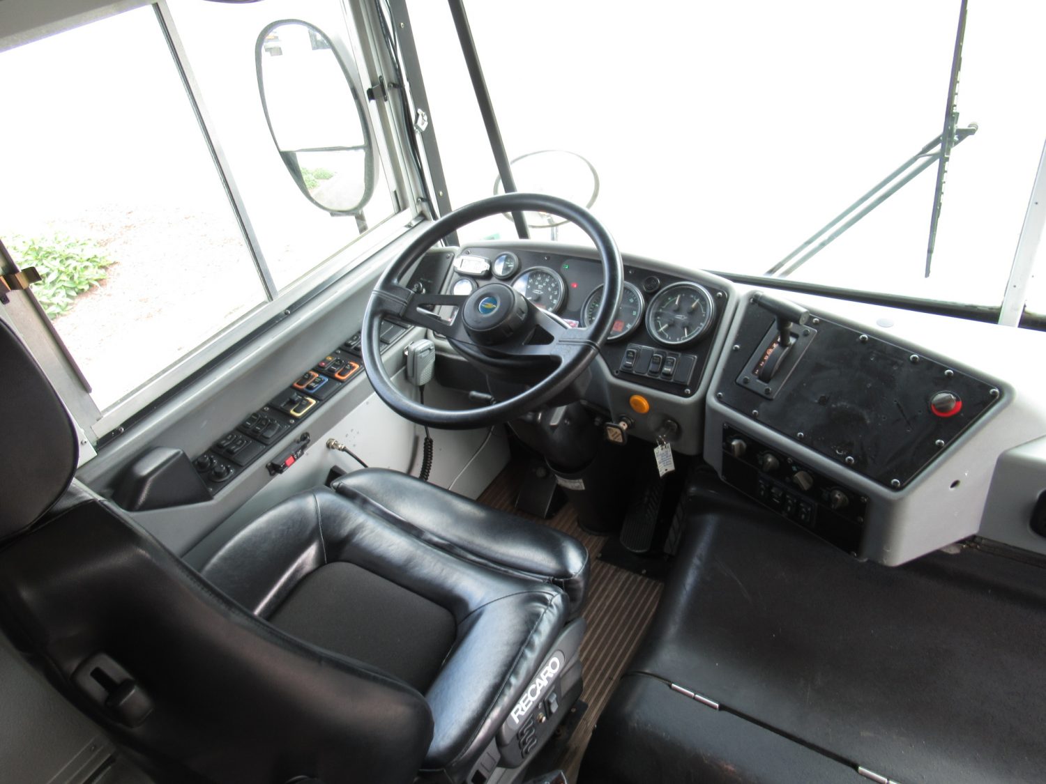 2009 Blue Bird All American 48 Passenger Short School Bus - B56638 - Image 5