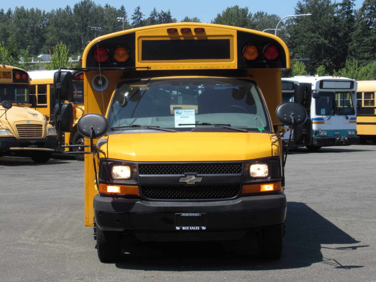 2010 Chevrolet Thomas 4x4 26 Passenger 4 Wheel Drive School Bus - B58264 - Image 12
