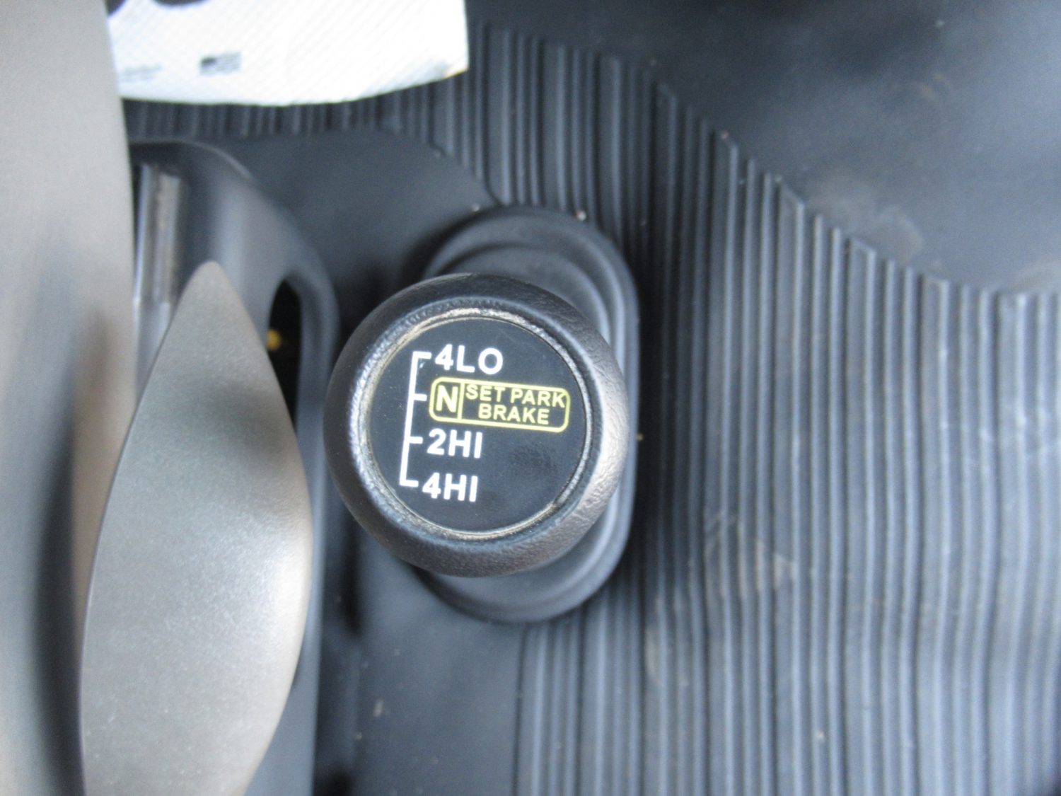 2010 Chevrolet Thomas 4x4 26 Passenger 4 Wheel Drive School Bus - B58264 - Image 10