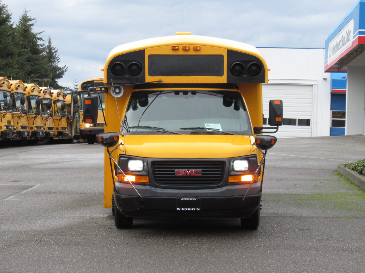 2009 GMC Thomas 14+1 ADA Type-A School Bus - B37410 - Image 12