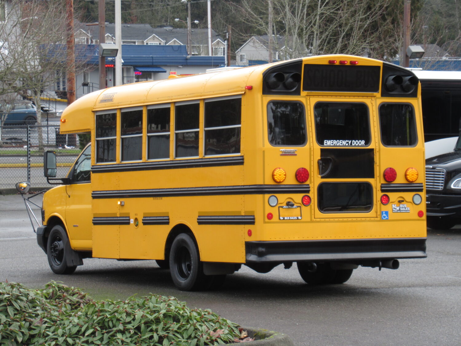 2009 GMC Thomas 14+1 ADA Type-A School Bus - B37410 - Image 4