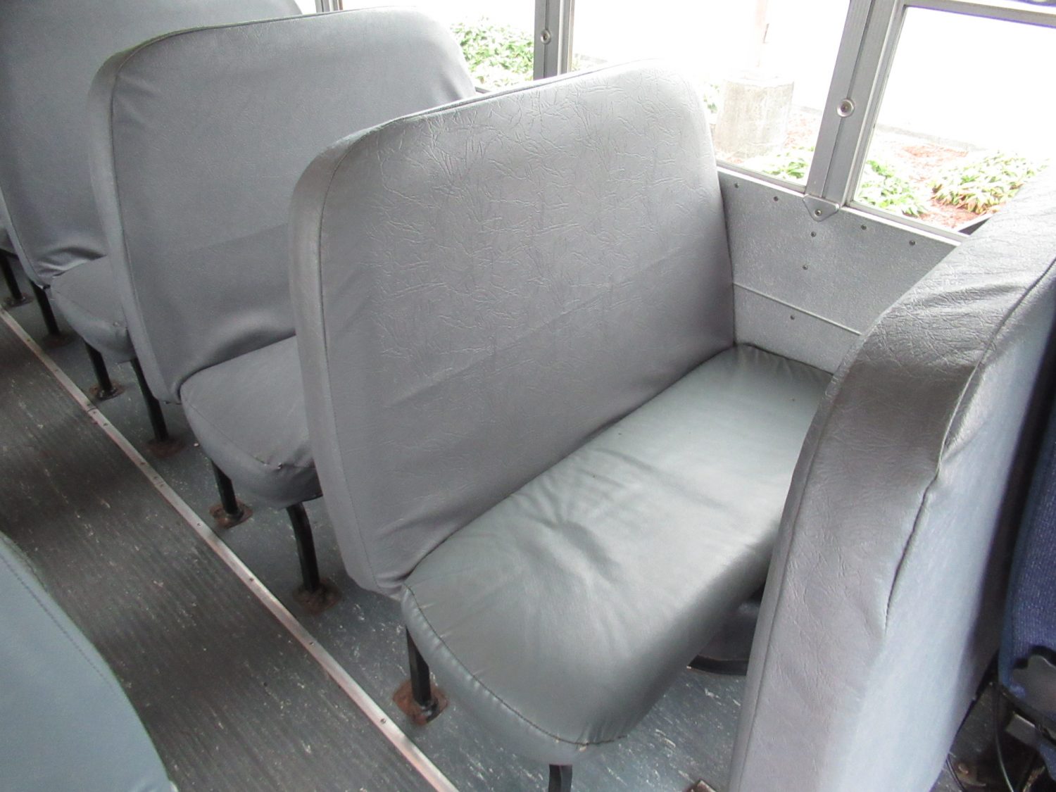 2005 Blue Bird All American 78 Passenger School Bus - B22915 - Image 7