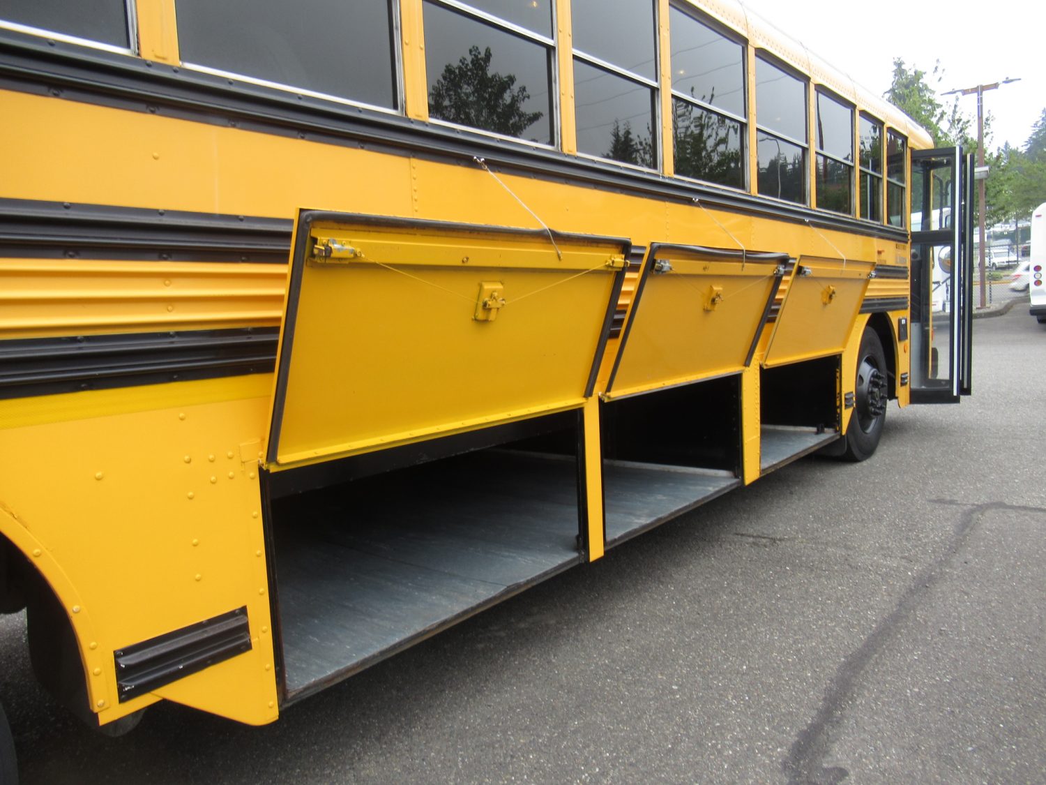 2005 Blue Bird All American 78 Passenger School Bus - B22915 - Image 10