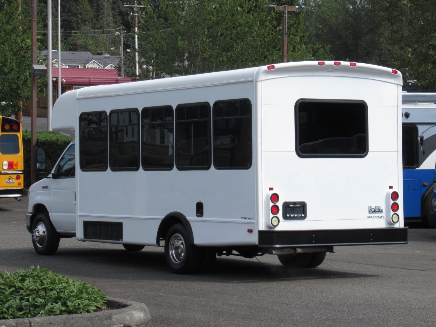 2008 Ford Starcraft Allstar 20 Passenger ADA Shuttle Bus - S29403 - Image 4