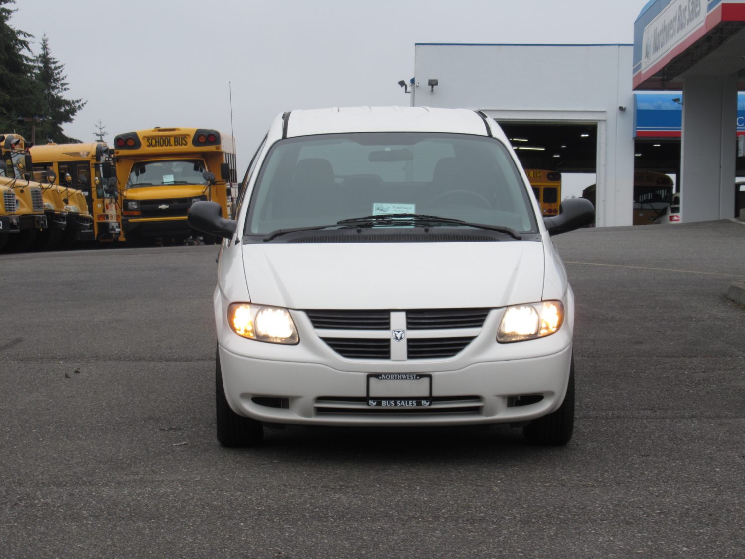 2006 Dodge Caravan Vision by Viewpoint Mobility 3+1 ADA Van - S59333 - Image 12