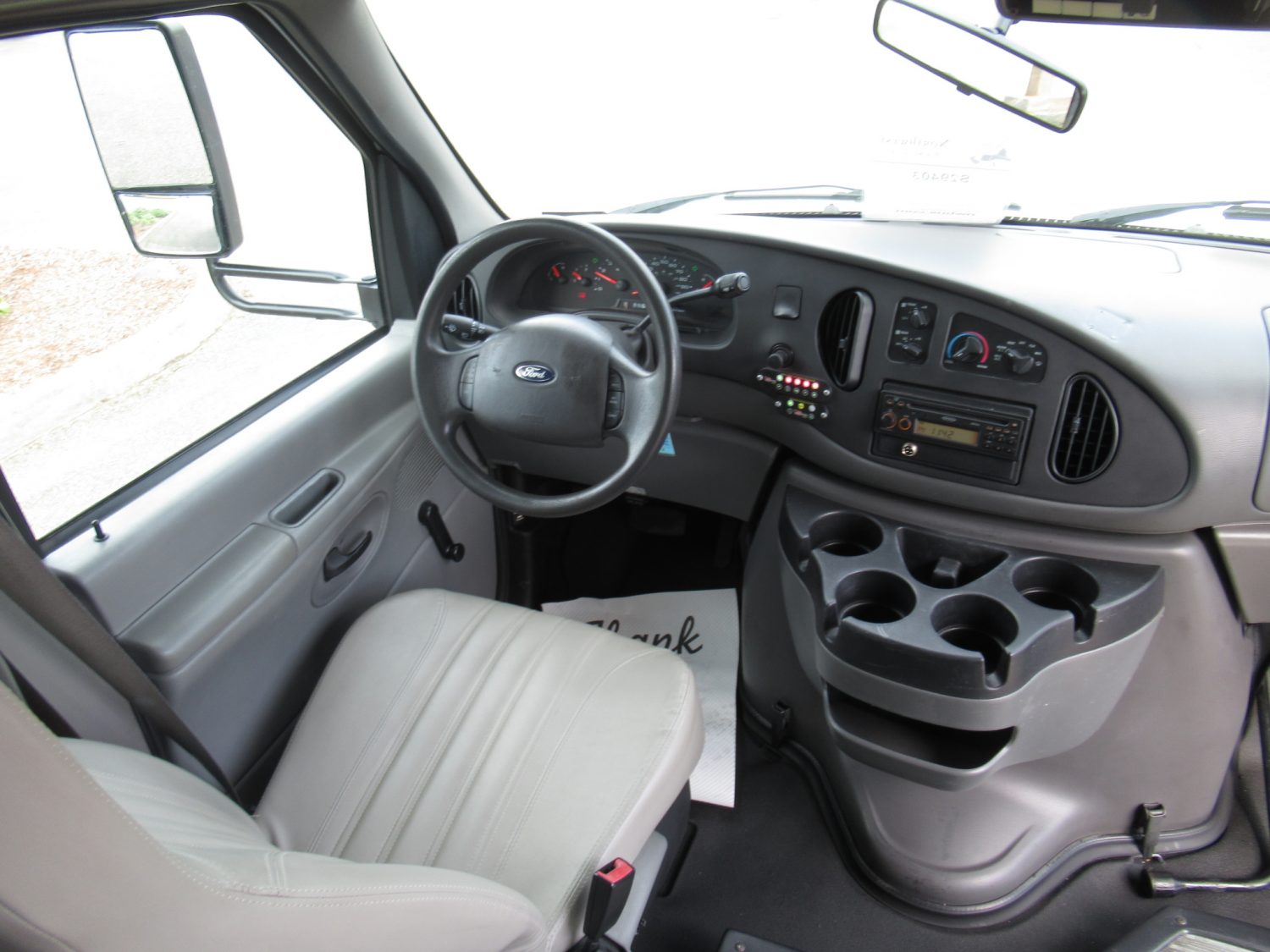 2008 Ford Starcraft Allstar 20 Passenger ADA Shuttle Bus - S29403 - Image 5